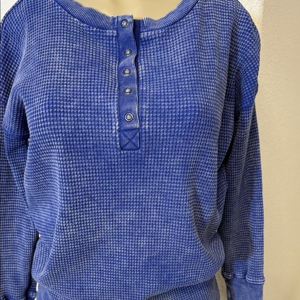 Zenana Womens Waffle Knit Henley Top Mineral Wash Blue Long Sleeve Thermal M